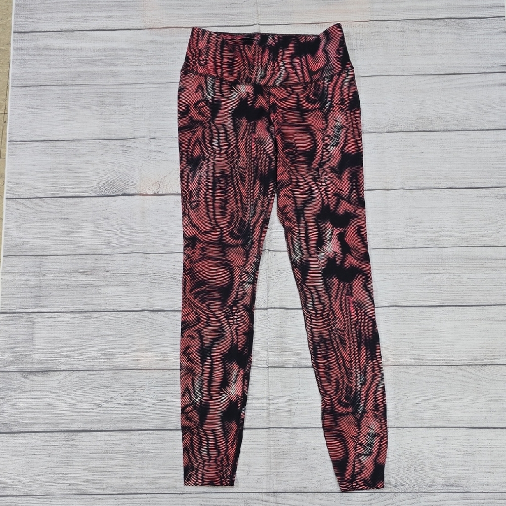 EUC Nike Size Small 26"